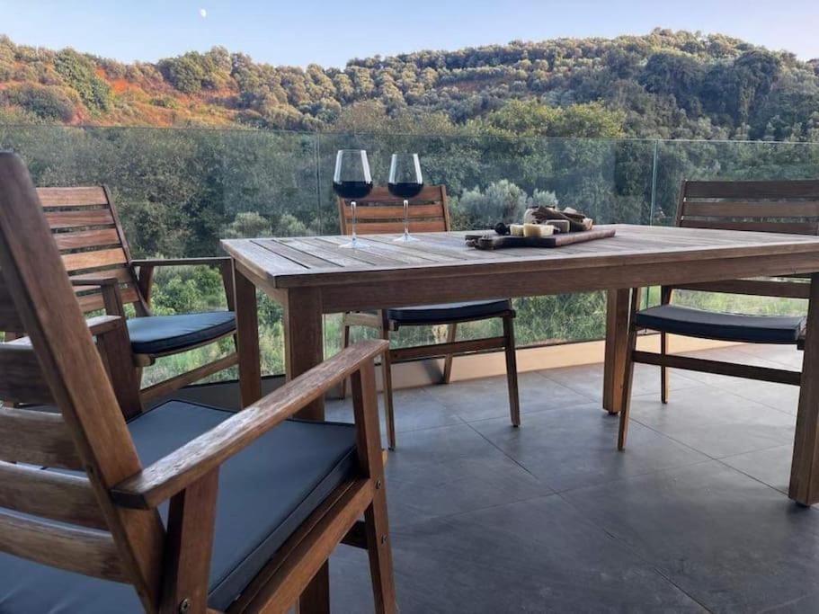 Ek Ornelakis, Luxury Country House With Jacuzzi Hanya Dış mekan fotoğraf